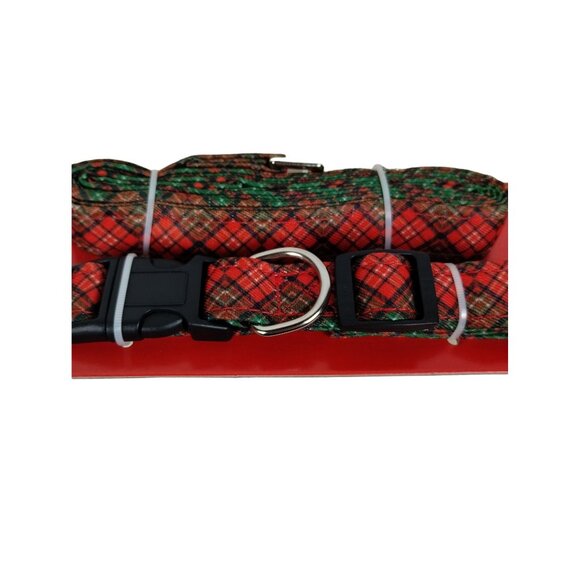Pet Central Dog Medium 14 to 20 inch Red and Green Plaid Collar and Leash Set - Picture 2 of 4
